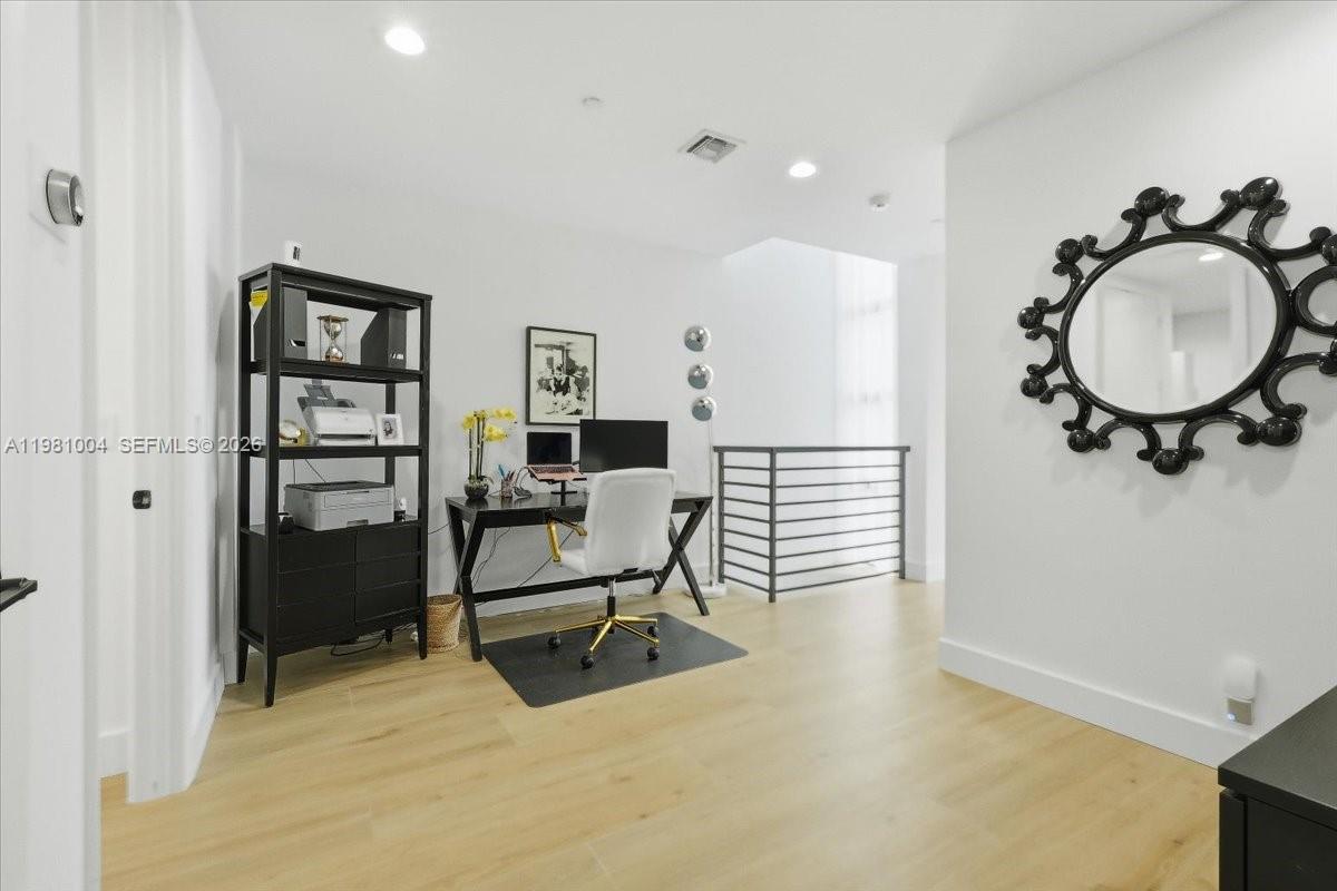 606 NE 14th Ave Fort Lauderdale, FL 33304