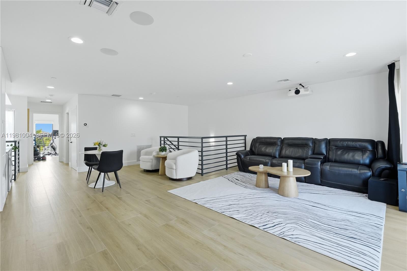 606 NE 14th Ave Fort Lauderdale, FL 33304