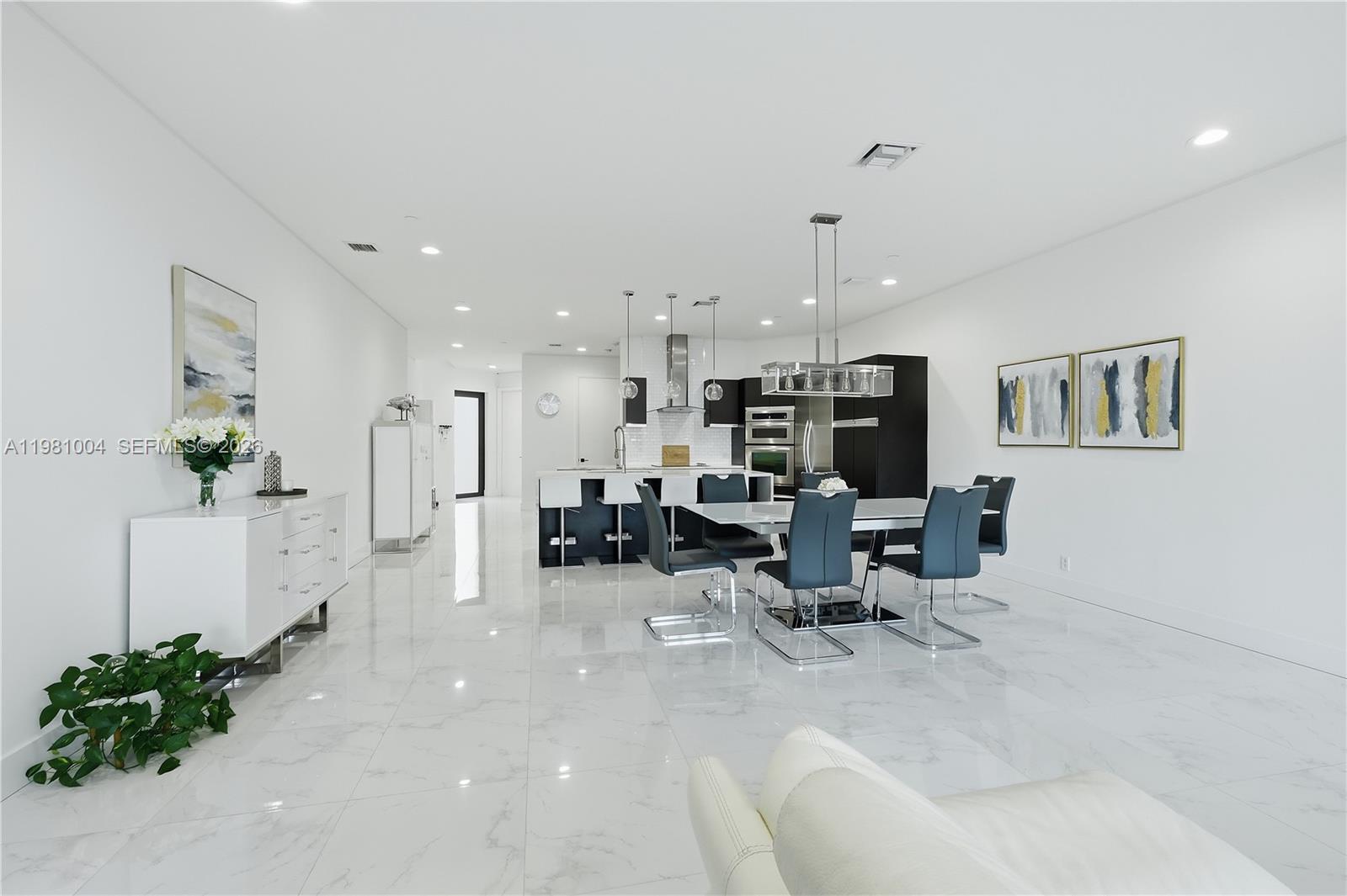 606 NE 14th Ave Fort Lauderdale, FL 33304