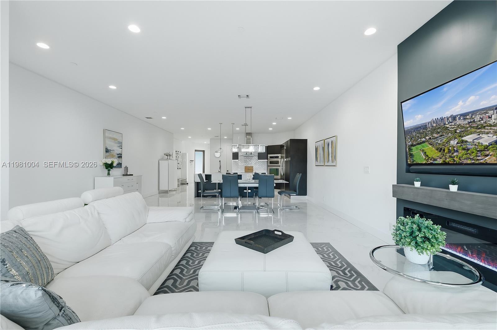 606 NE 14th Ave Fort Lauderdale, FL 33304