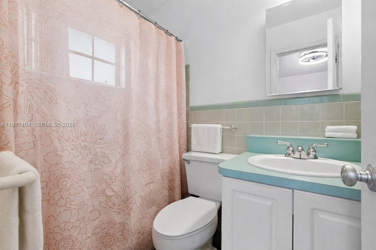 7870 SW 98th St Miami, FL 33156