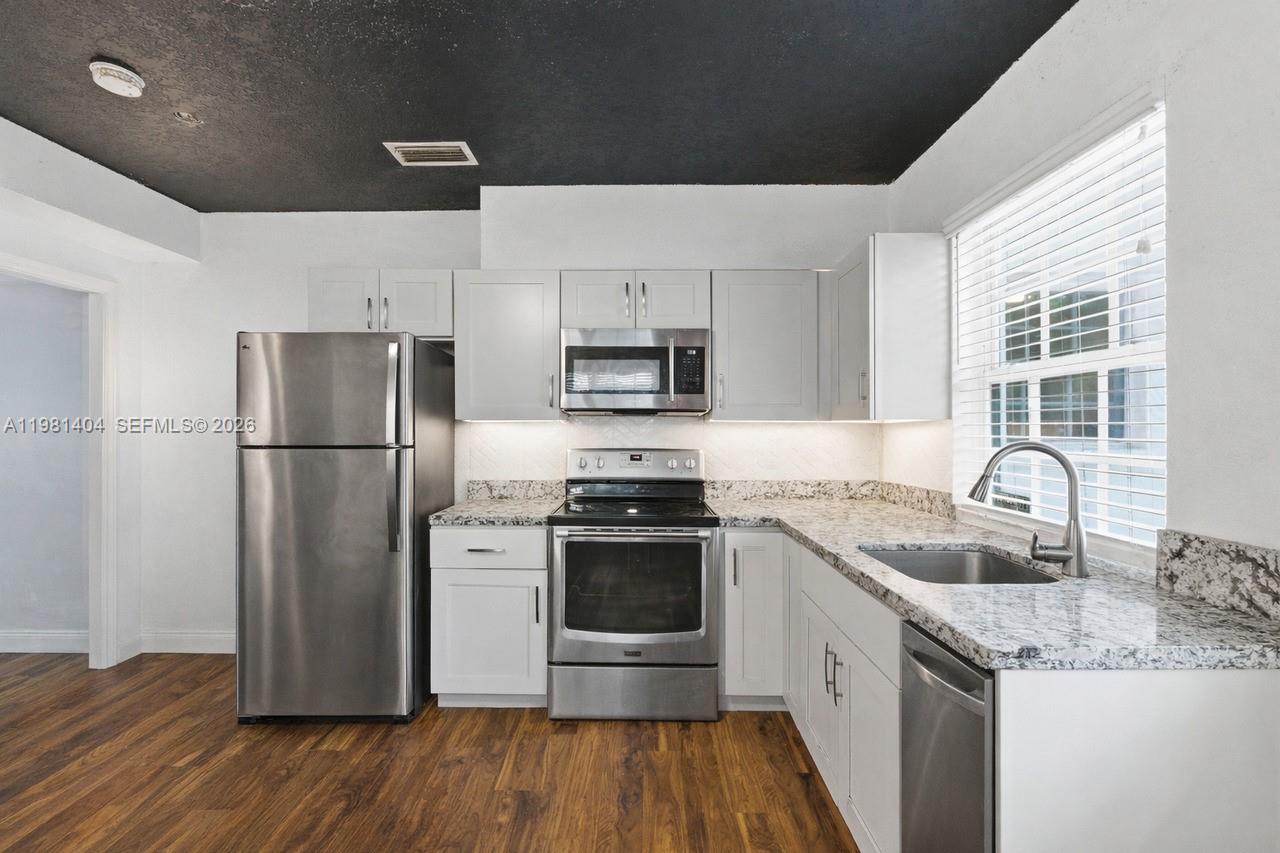 7870 SW 98th St Miami, FL 33156