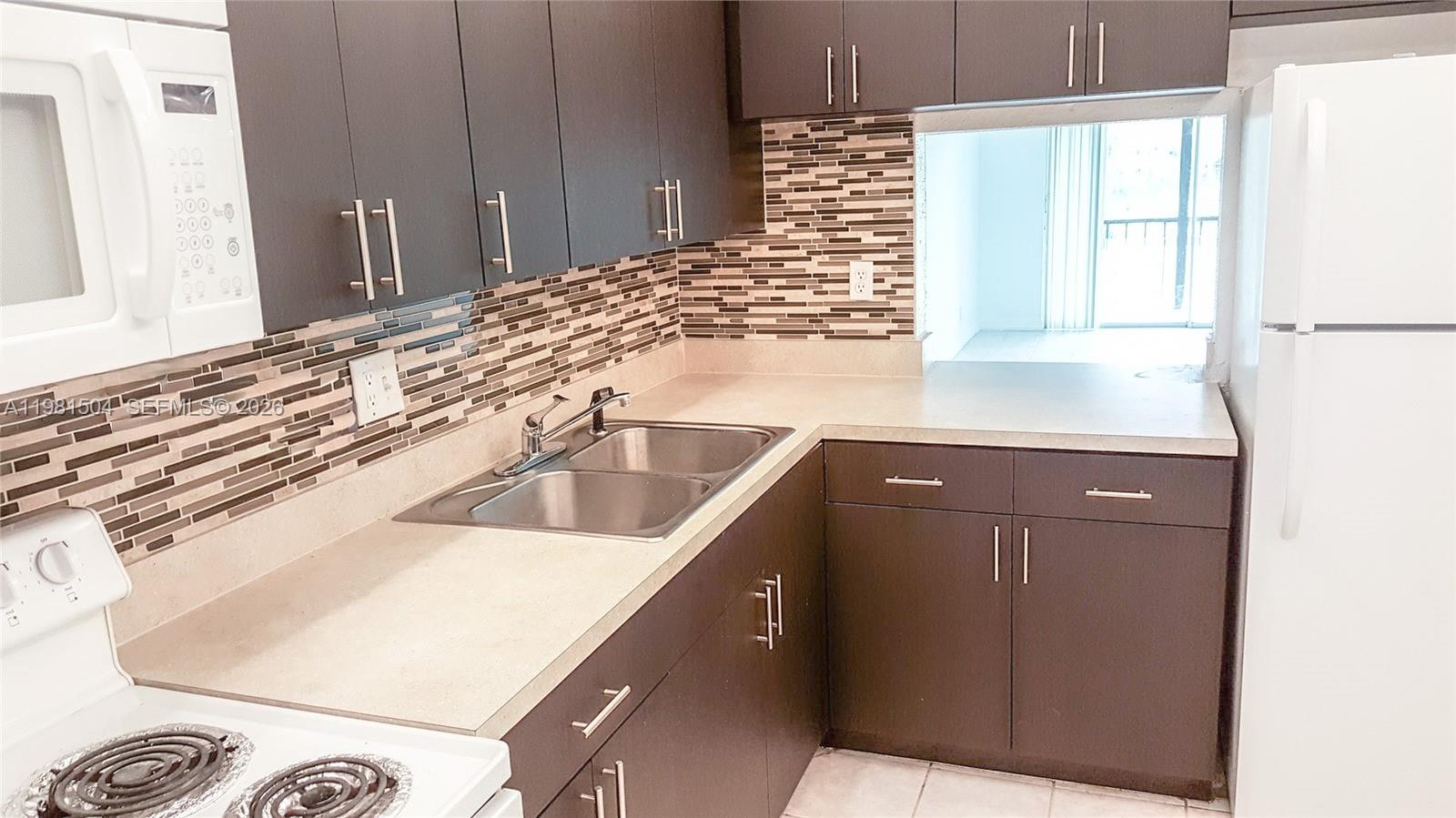 7911 N Colony Cir N #202 Tamarac, FL 33321