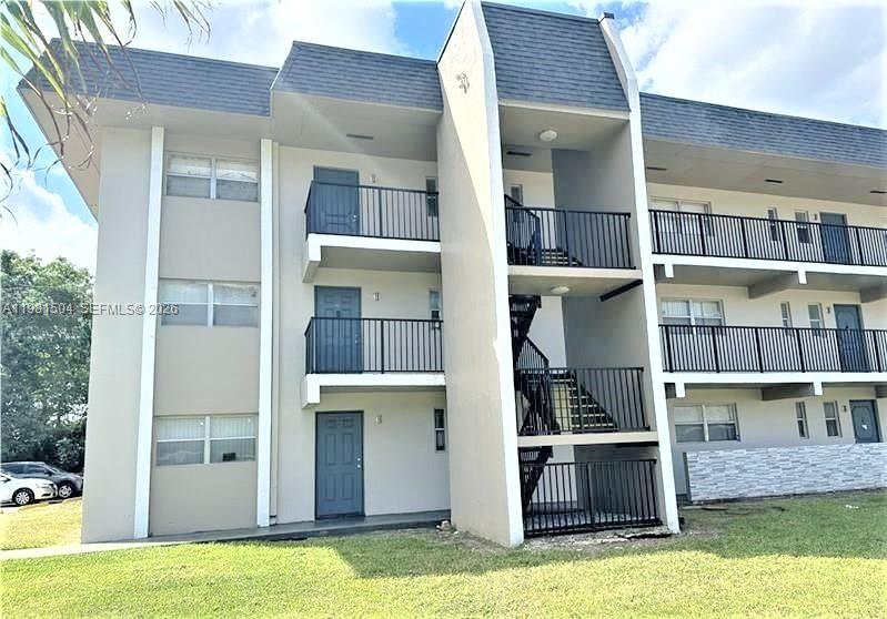 7911 N Colony Cir N #202 Tamarac, FL 33321