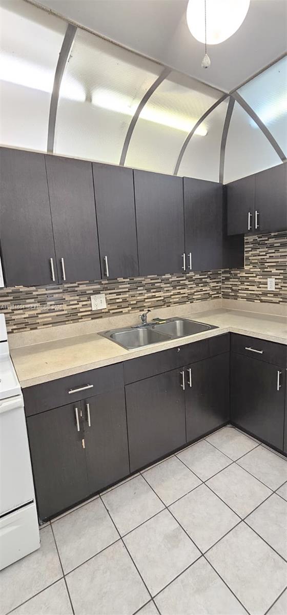 7911 N Colony Cir N #202 Tamarac, FL 33321