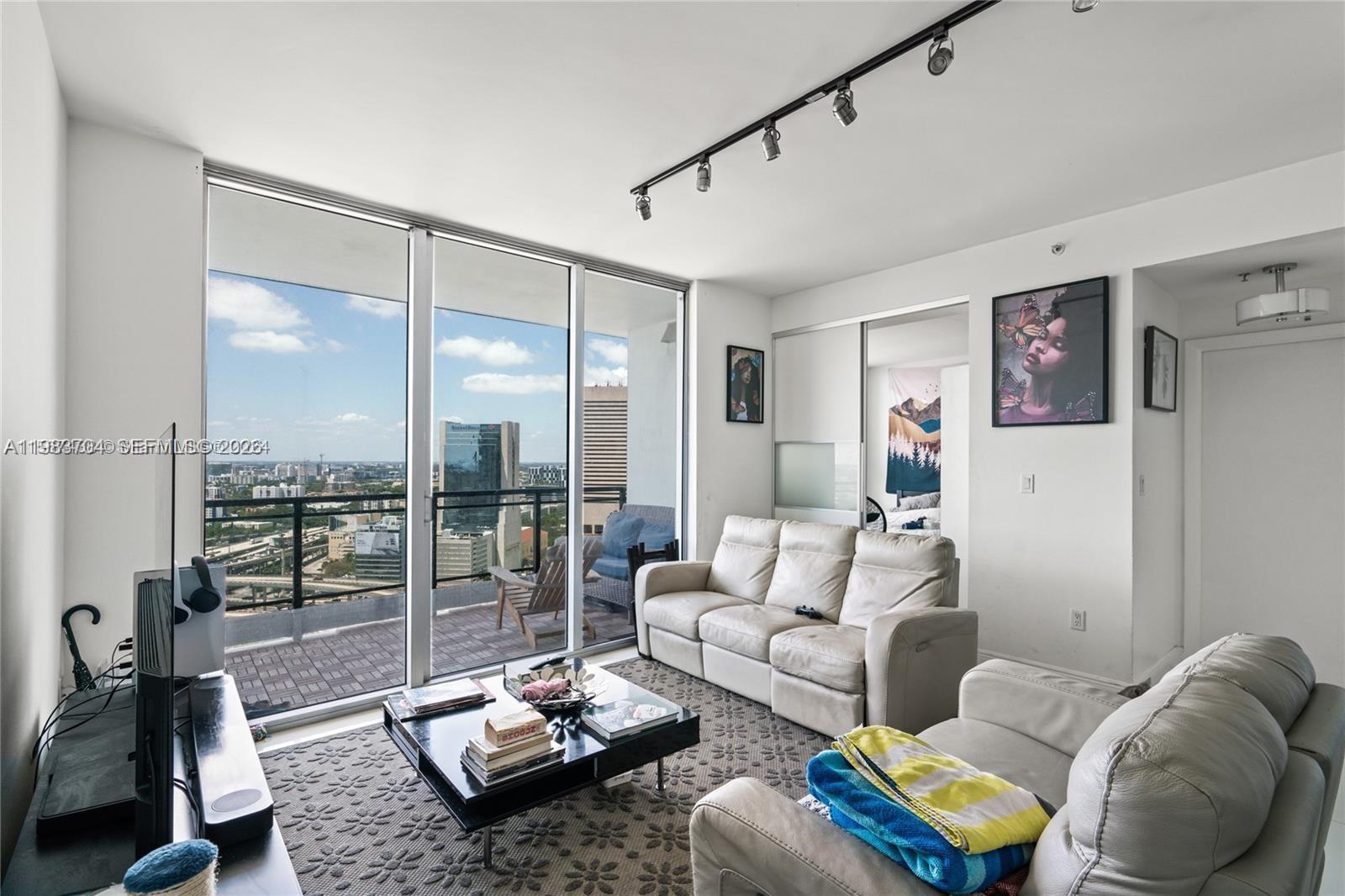 image The Ivy at Riverfront3