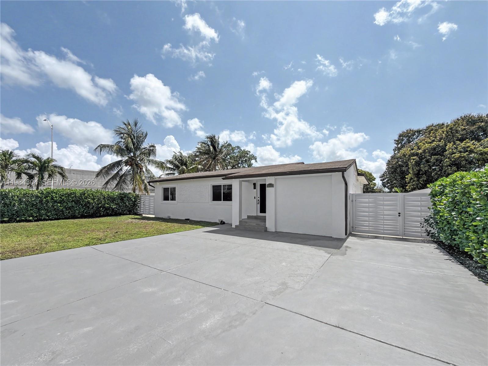 660 S Biscayne Riv Dr Miami, FL 33169