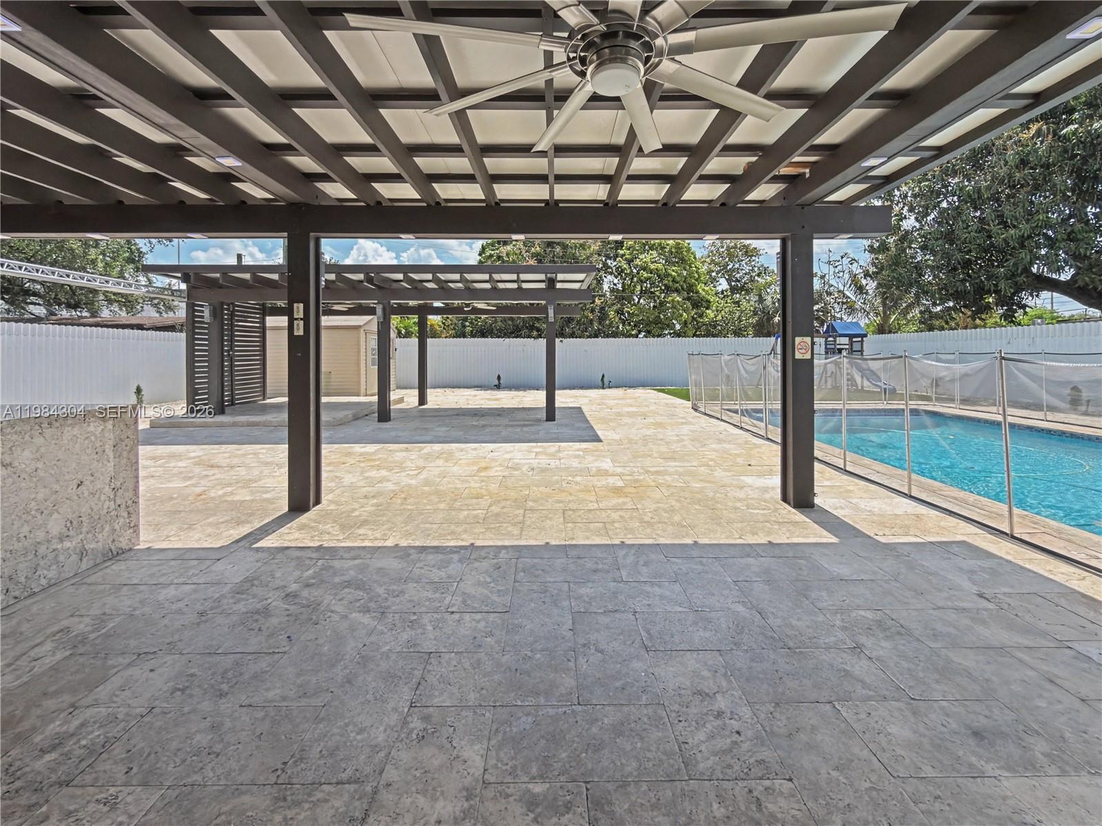 660 S Biscayne Riv Dr Miami, FL 33169