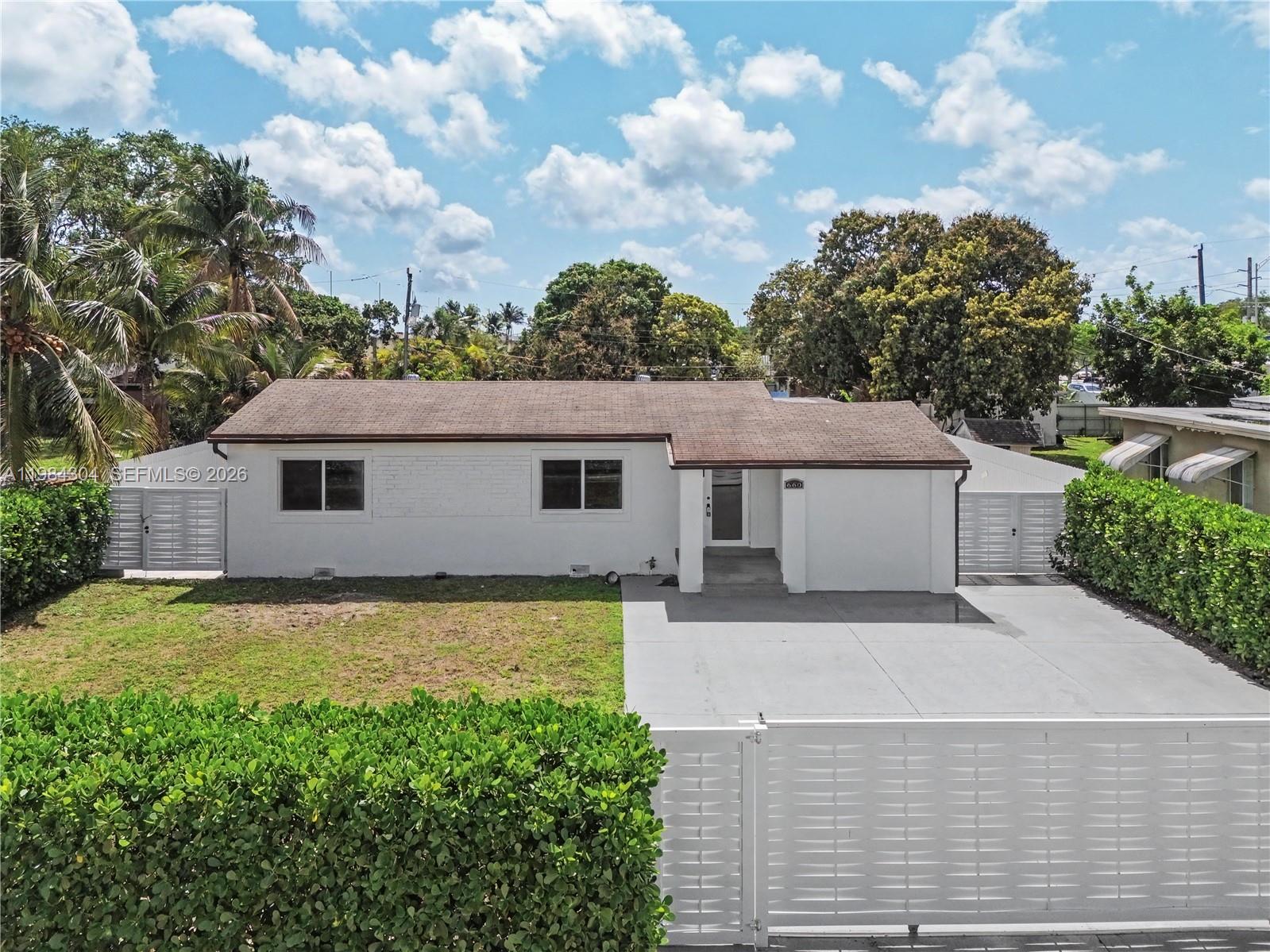 660 S Biscayne Riv Dr Miami, FL 33169