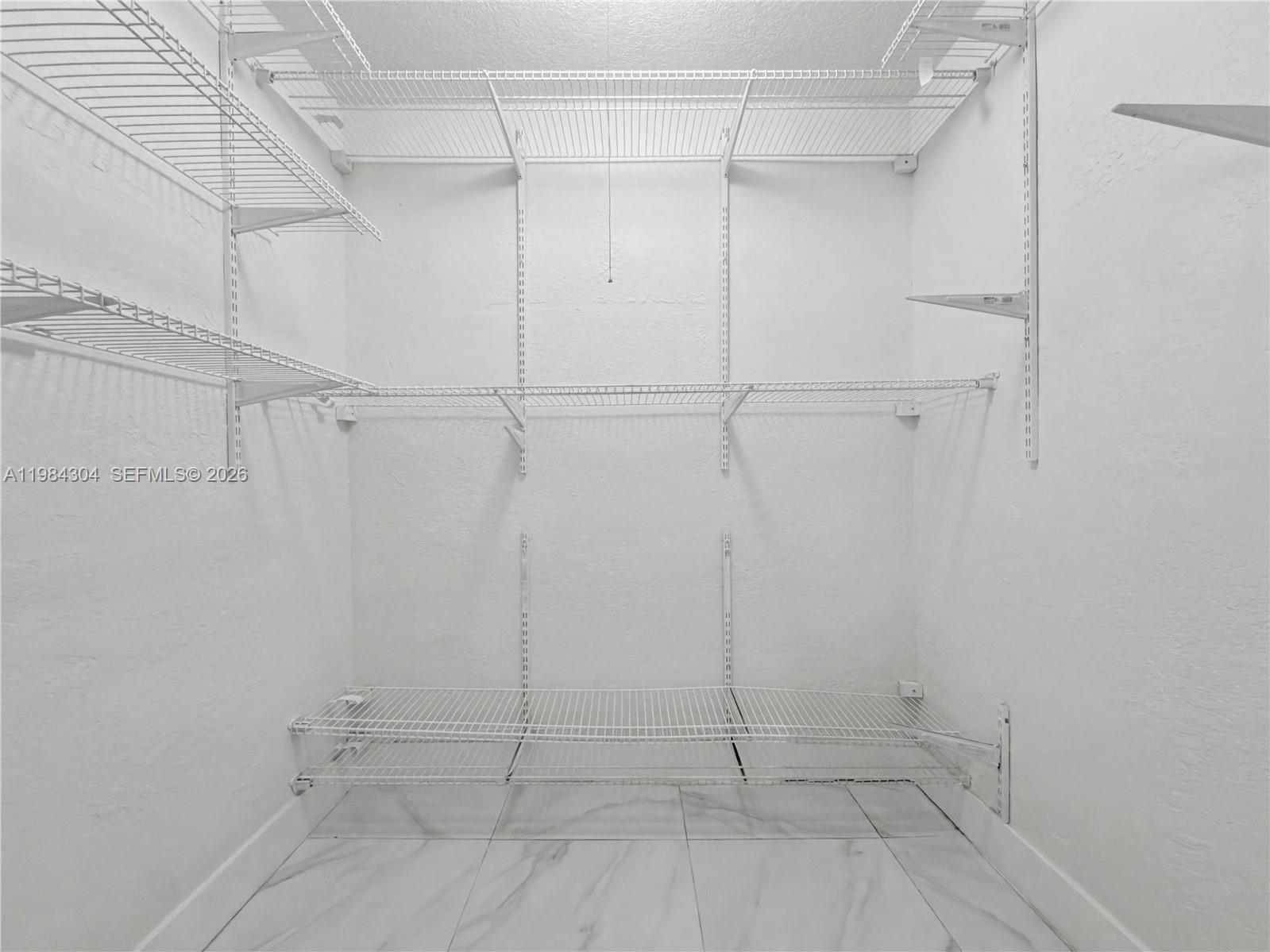 660 S Biscayne Riv Dr Miami, FL 33169