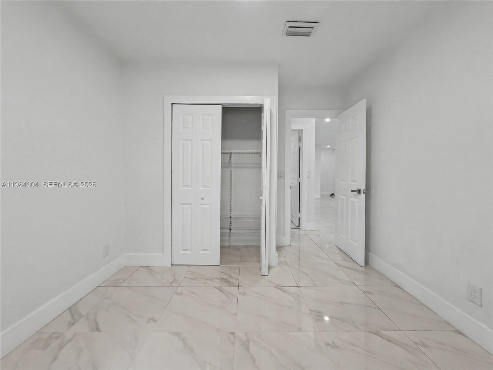 660 S Biscayne Riv Dr Miami, FL 33169