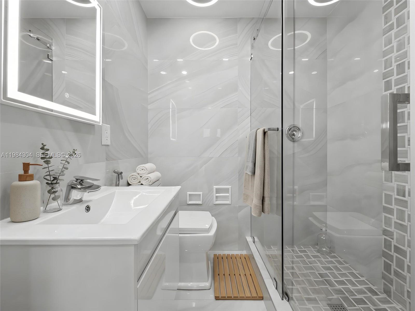 660 S Biscayne Riv Dr Miami, FL 33169