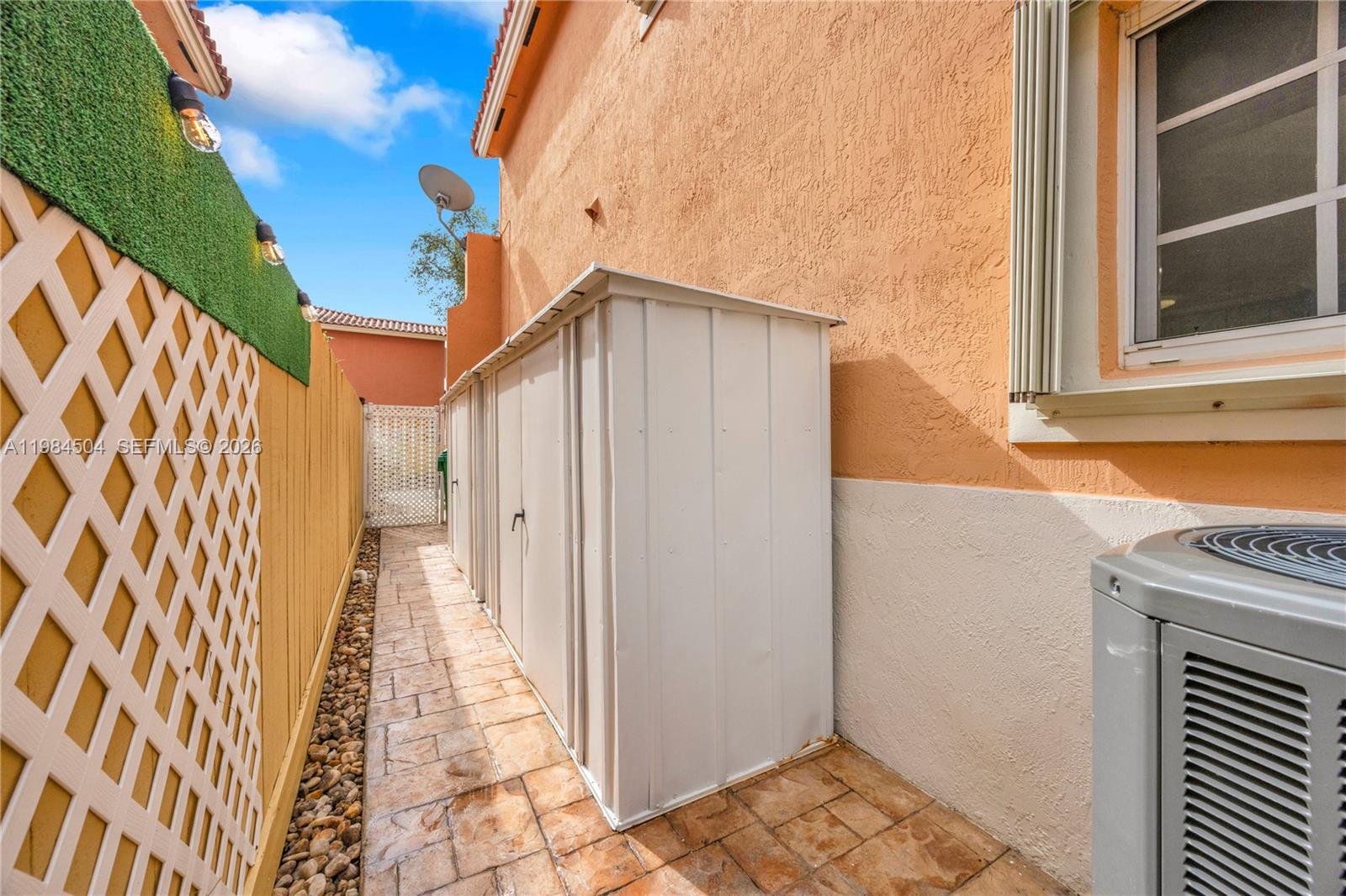 7773 SW 94th Ln Miami, FL 33156