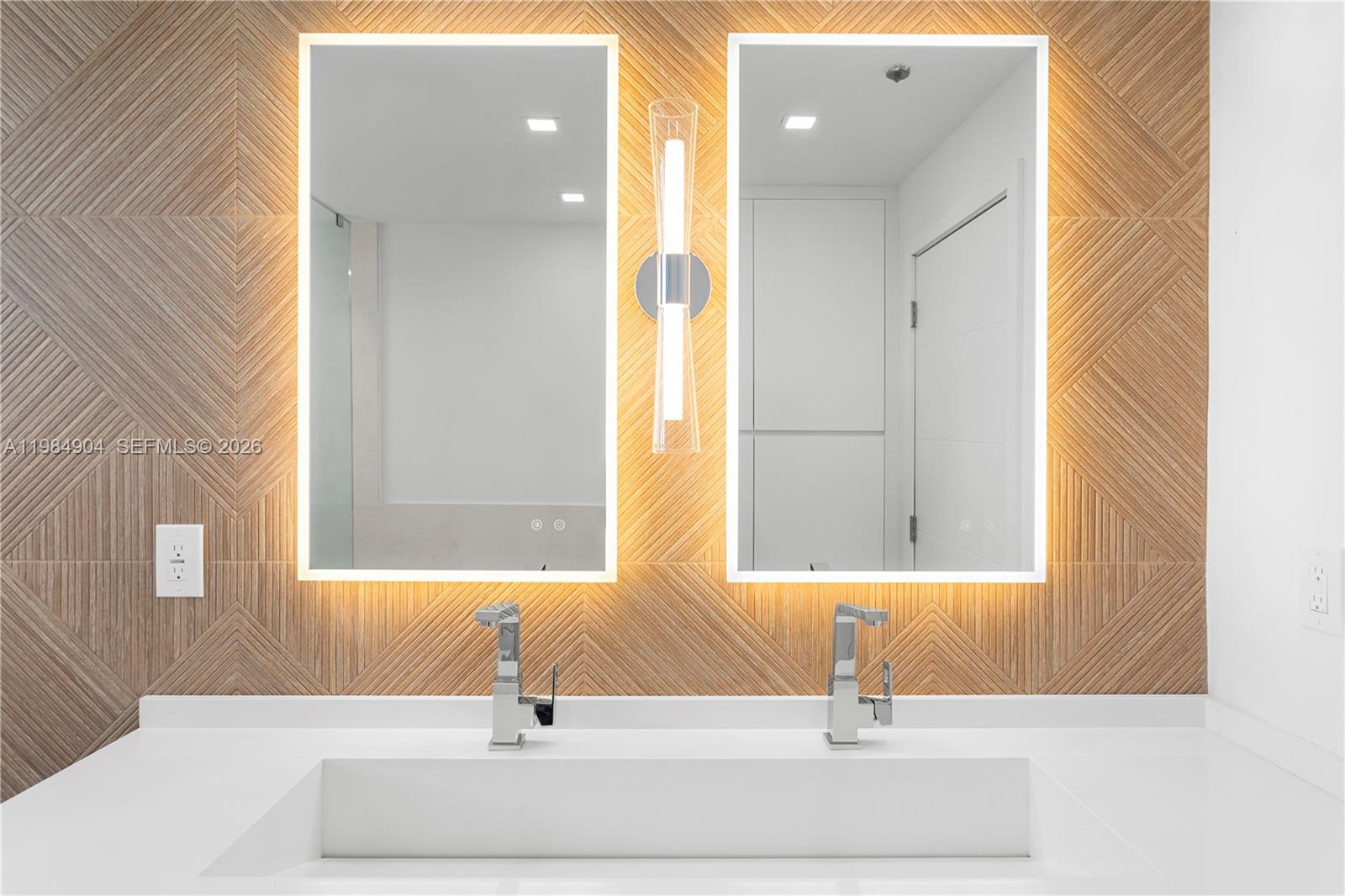 1000 Venetian Way #303 Miami, FL 33139