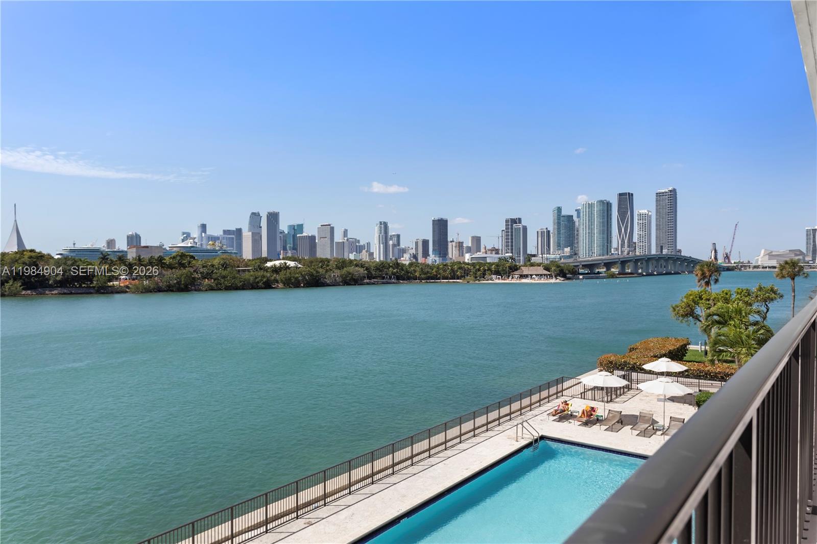 1000 Venetian Way #303 Miami, FL 33139