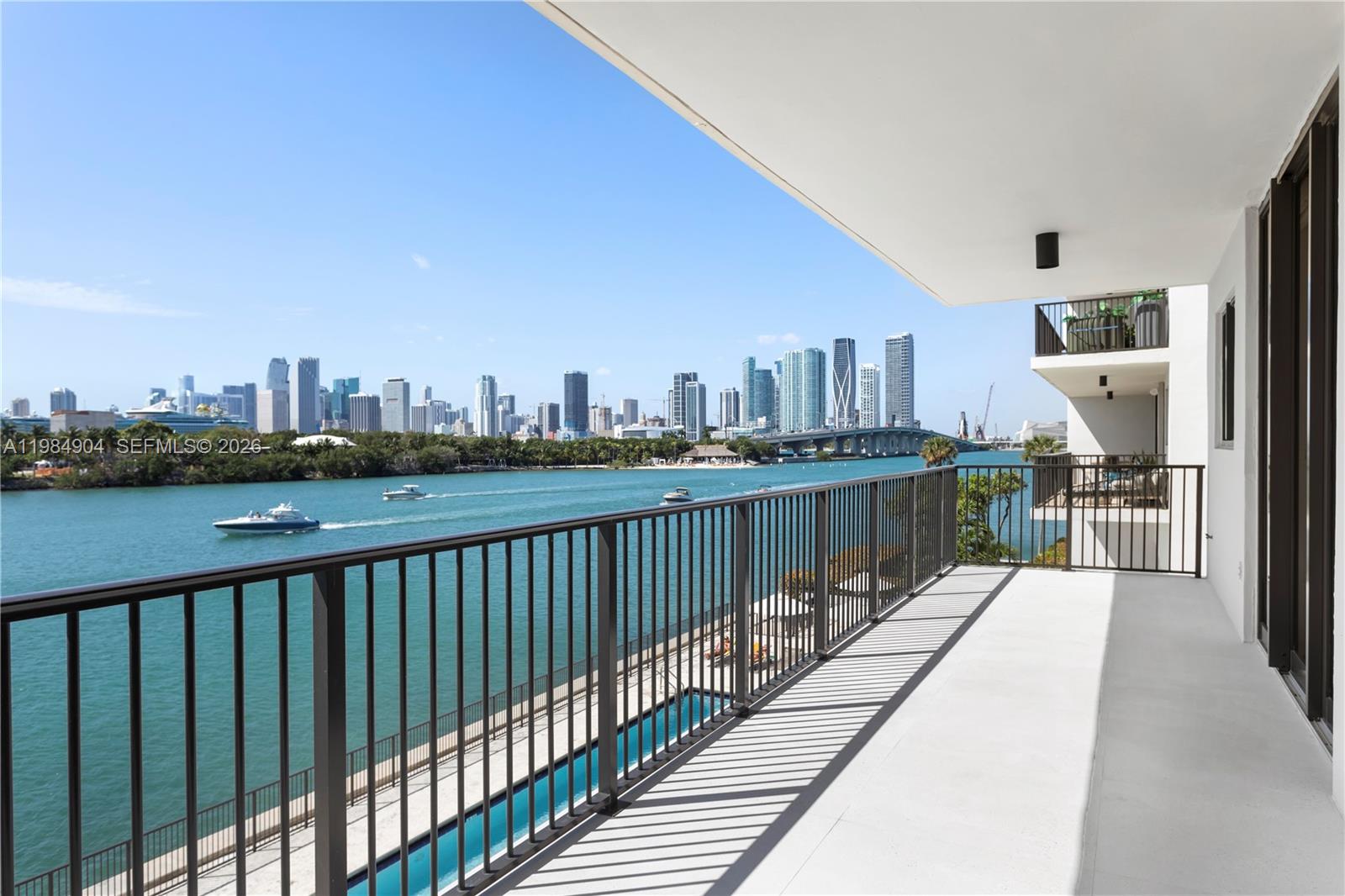 1000 Venetian Way #303 Miami, FL 33139