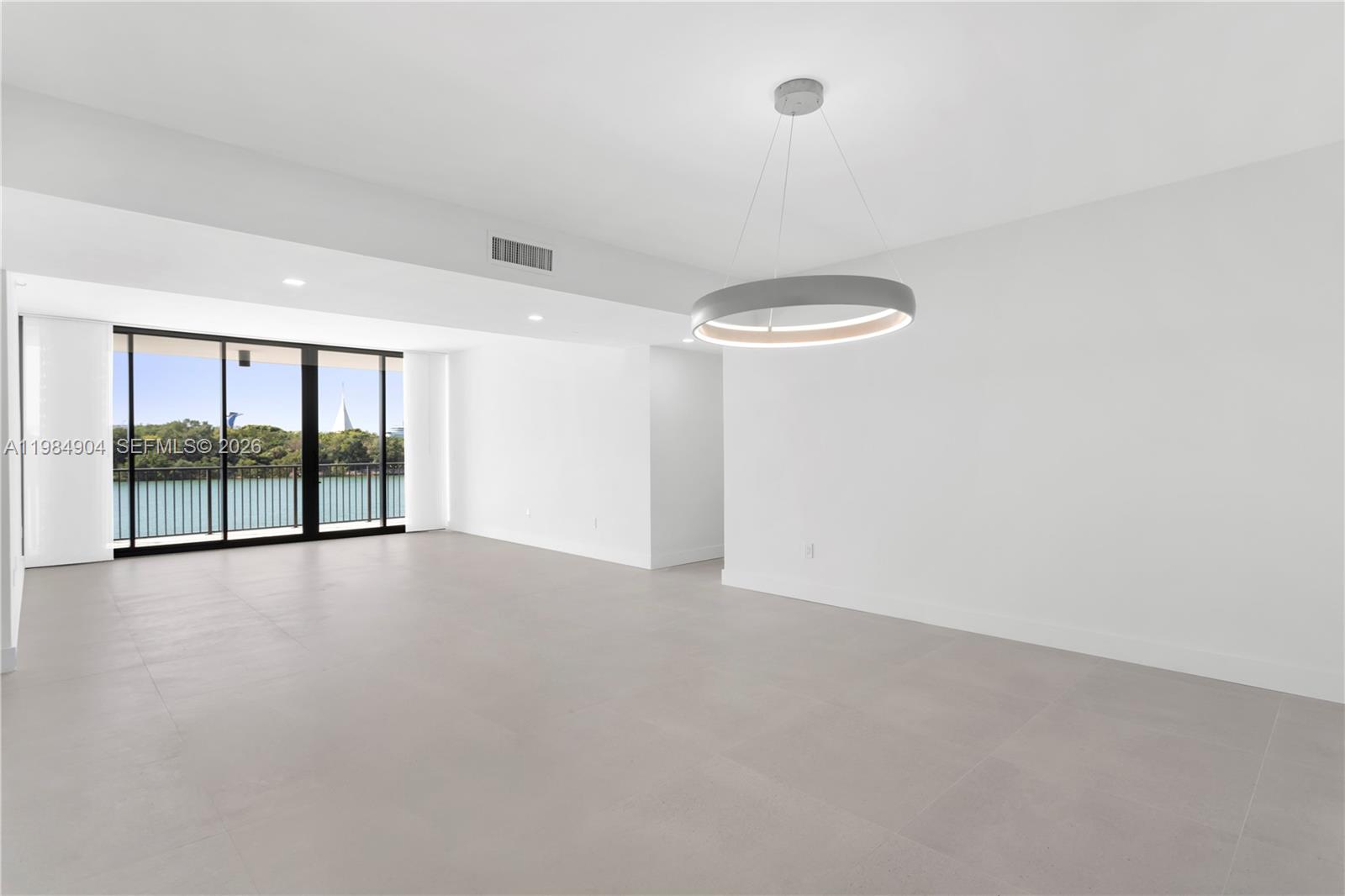 1000 Venetian Way #303 Miami, FL 33139