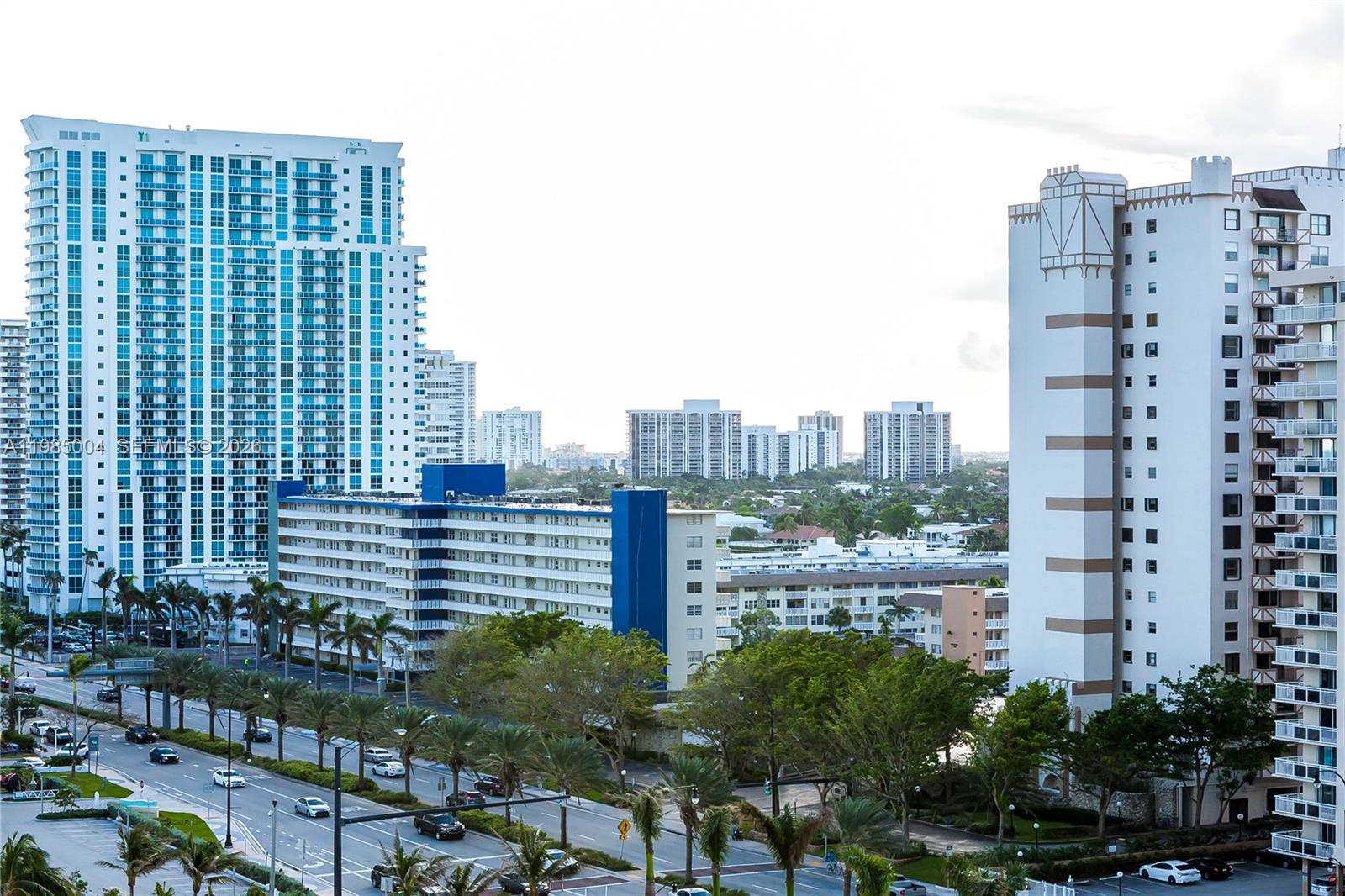 image Beach Club 220