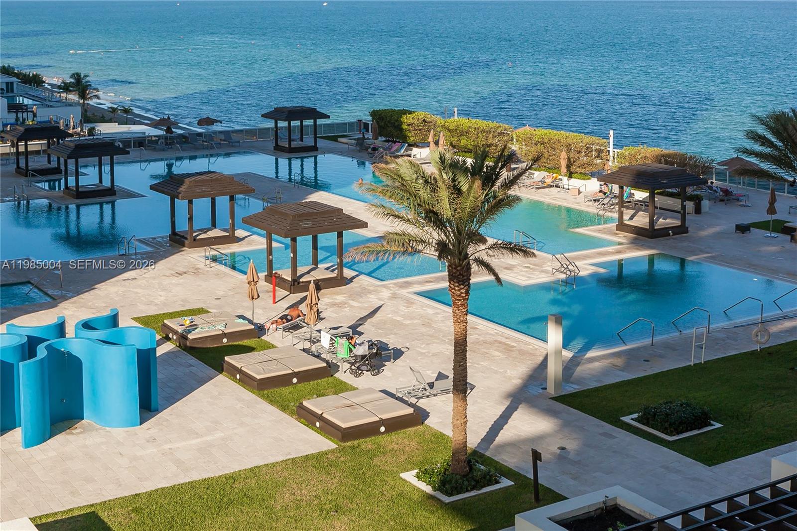 image Beach Club 230