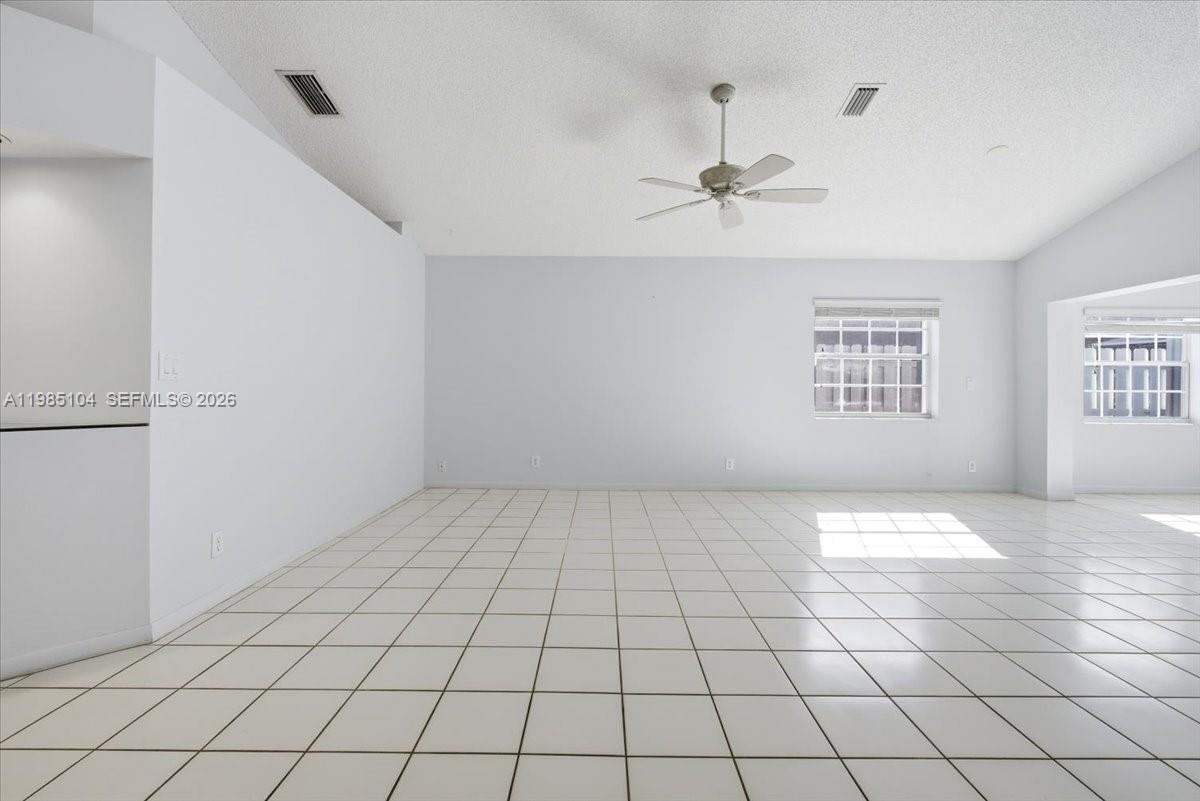 354 Bermuda Spgs Dr Weston, FL 33326