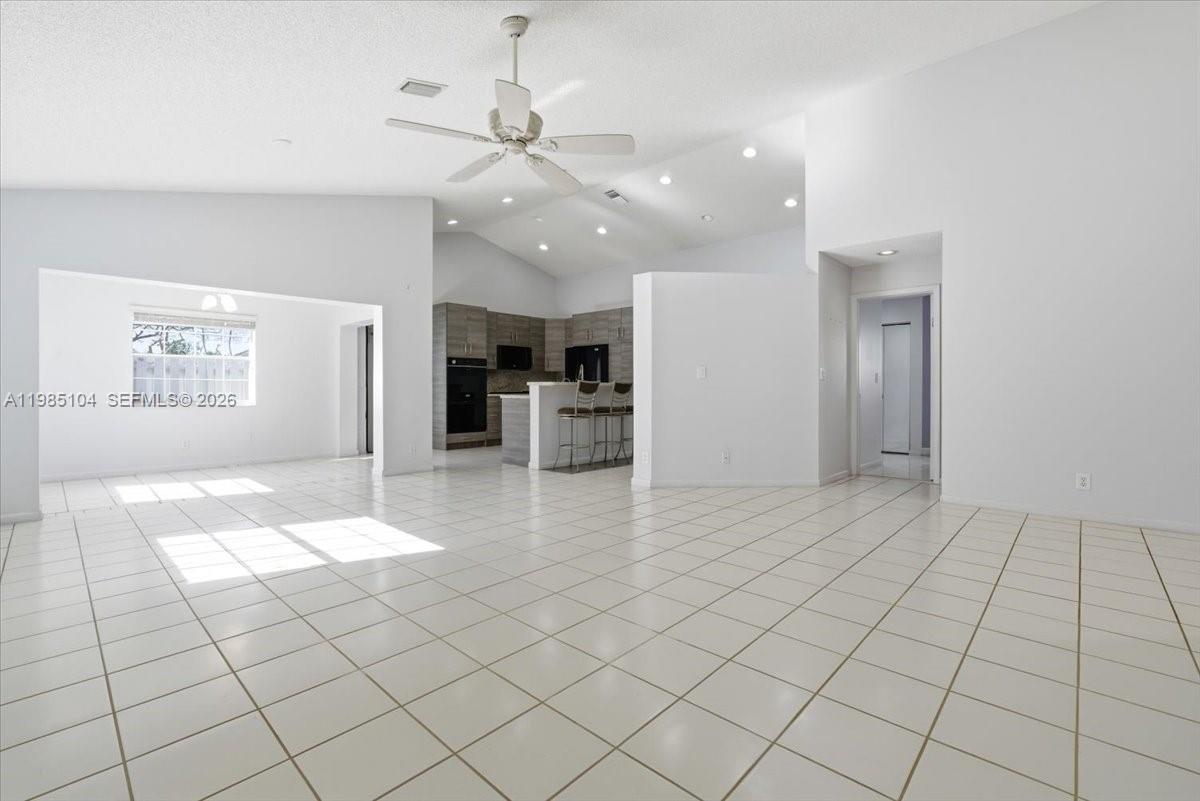354 Bermuda Spgs Dr Weston, FL 33326