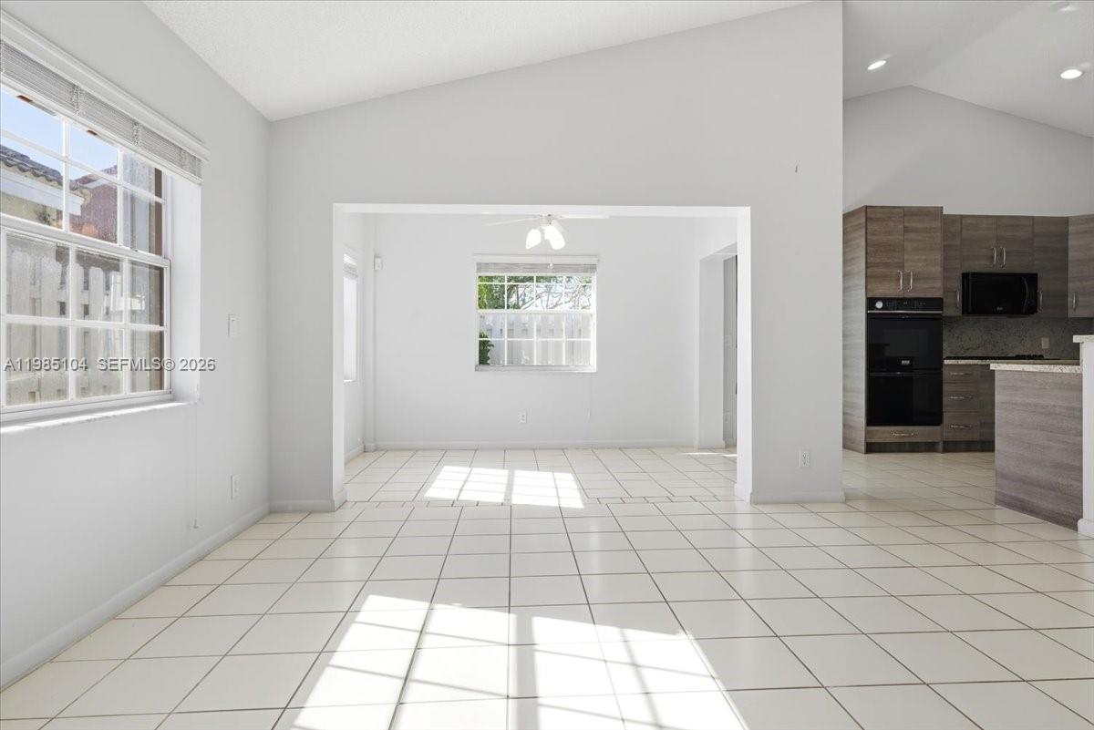 354 Bermuda Spgs Dr Weston, FL 33326