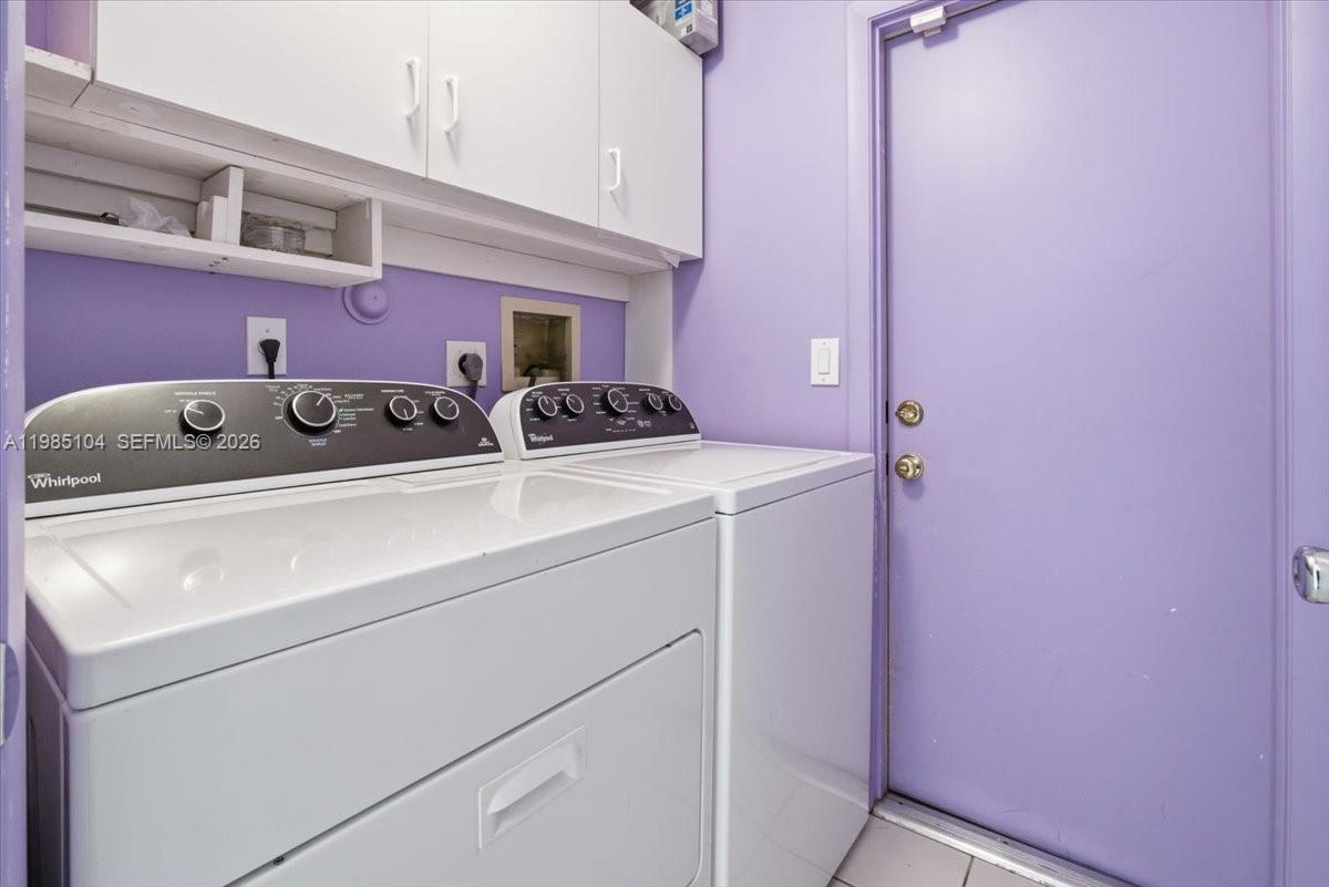 354 Bermuda Spgs Dr Weston, FL 33326