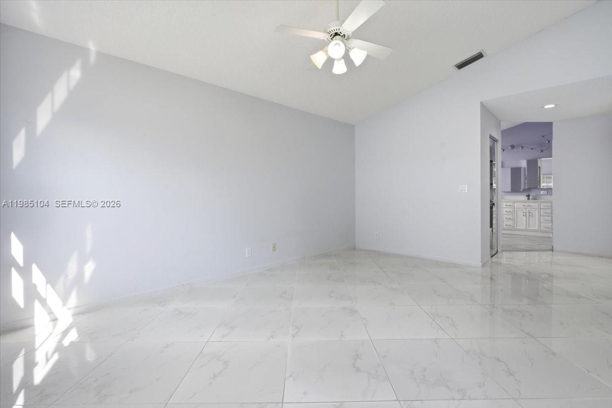 354 Bermuda Spgs Dr Weston, FL 33326