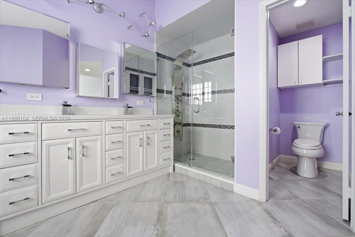 354 Bermuda Spgs Dr Weston, FL 33326