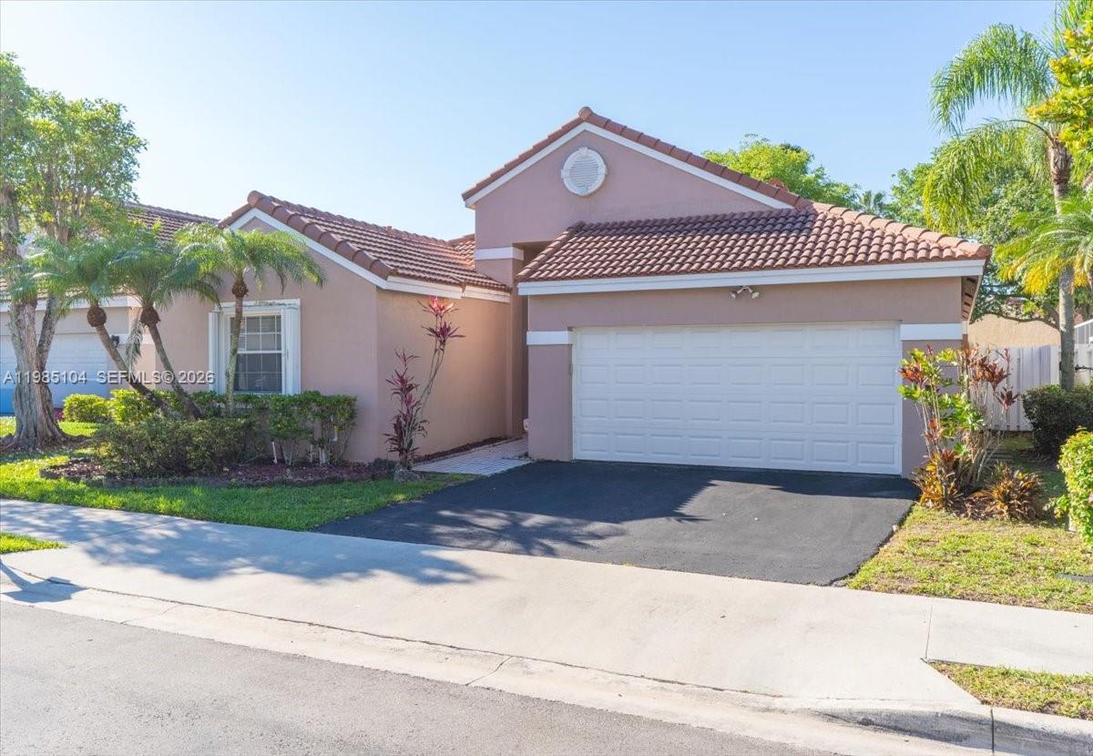 354 Bermuda Spgs Dr Weston, FL 33326