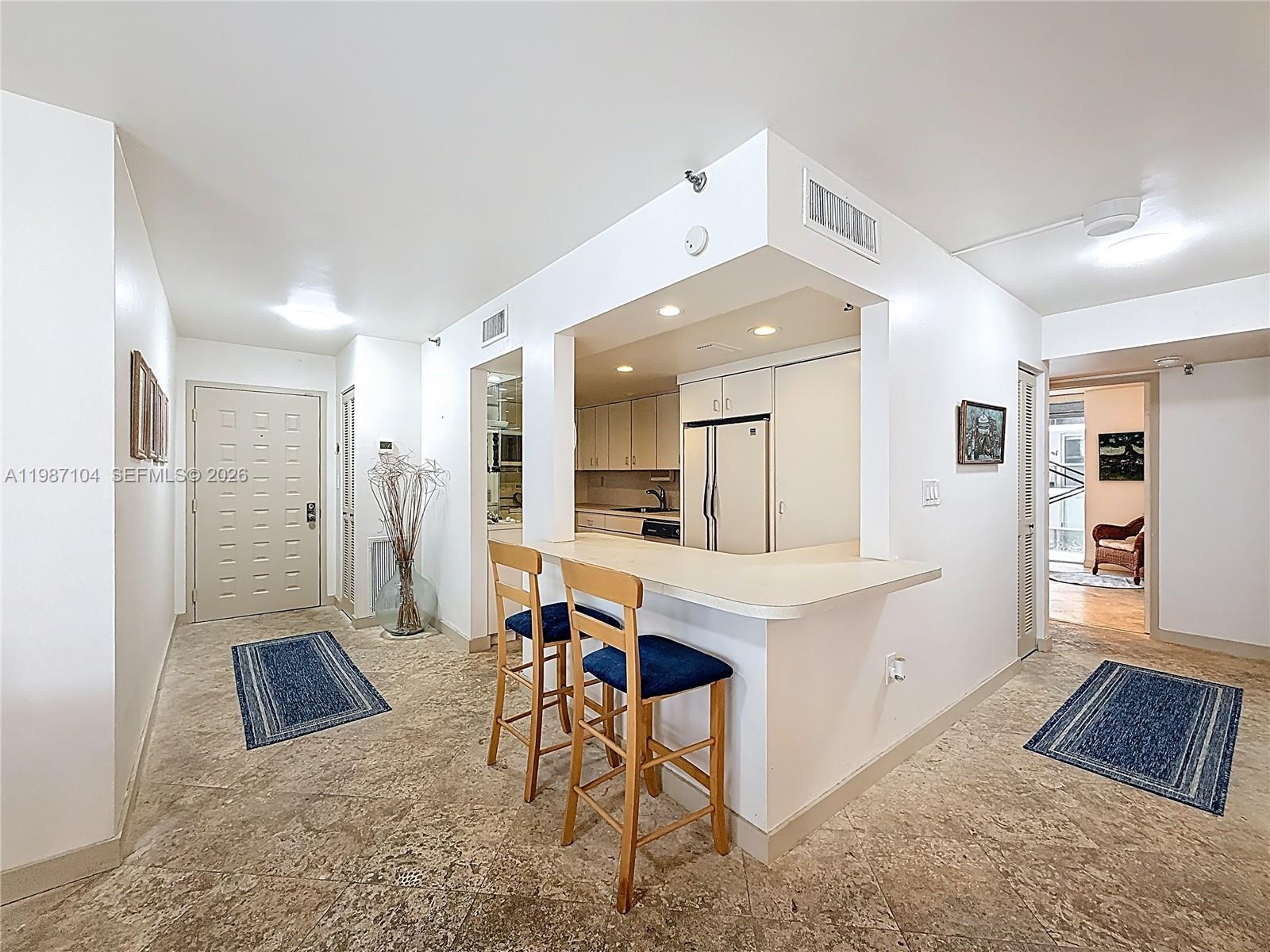 6061 Collins Ave #12D Miami Beach, FL 33140