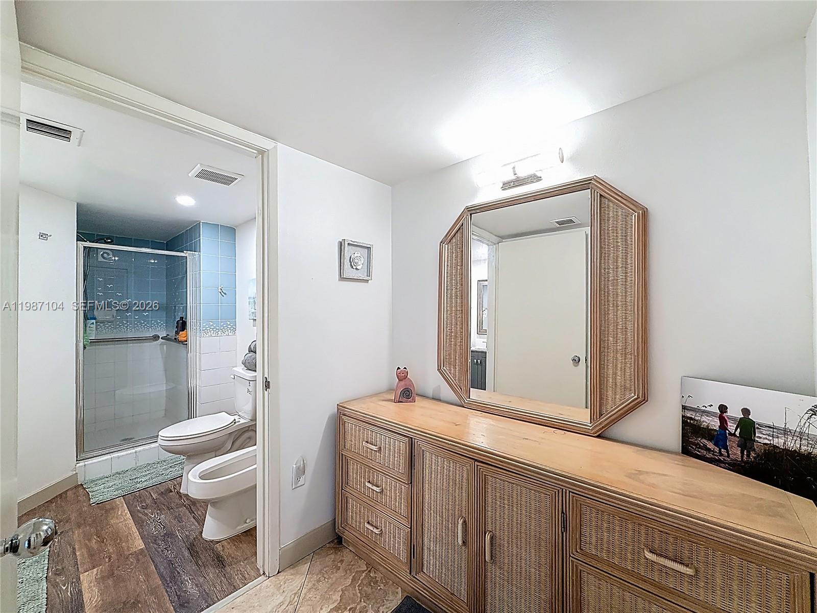 6061 Collins Ave #12D Miami Beach, FL 33140