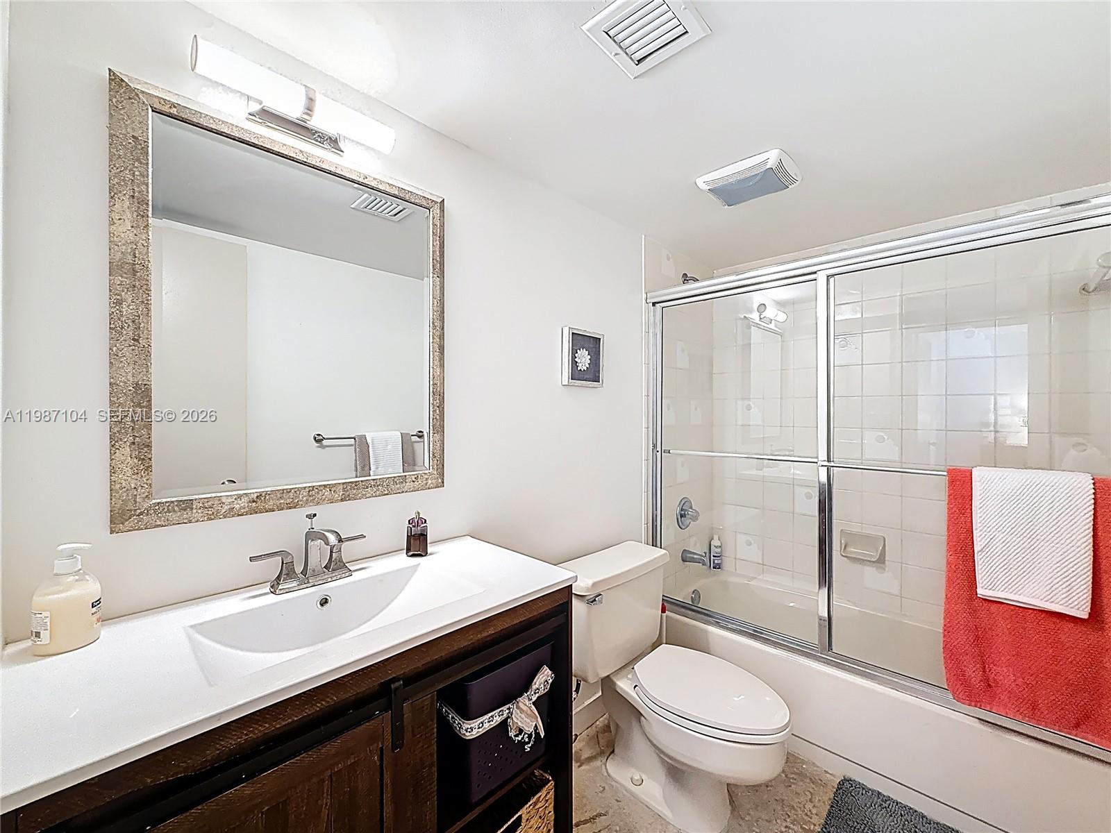 6061 Collins Ave #12D Miami Beach, FL 33140