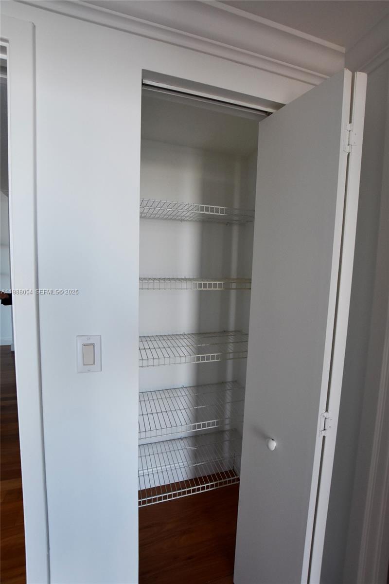 335 S Biscayne Blvd #4112 Miami, FL 33131