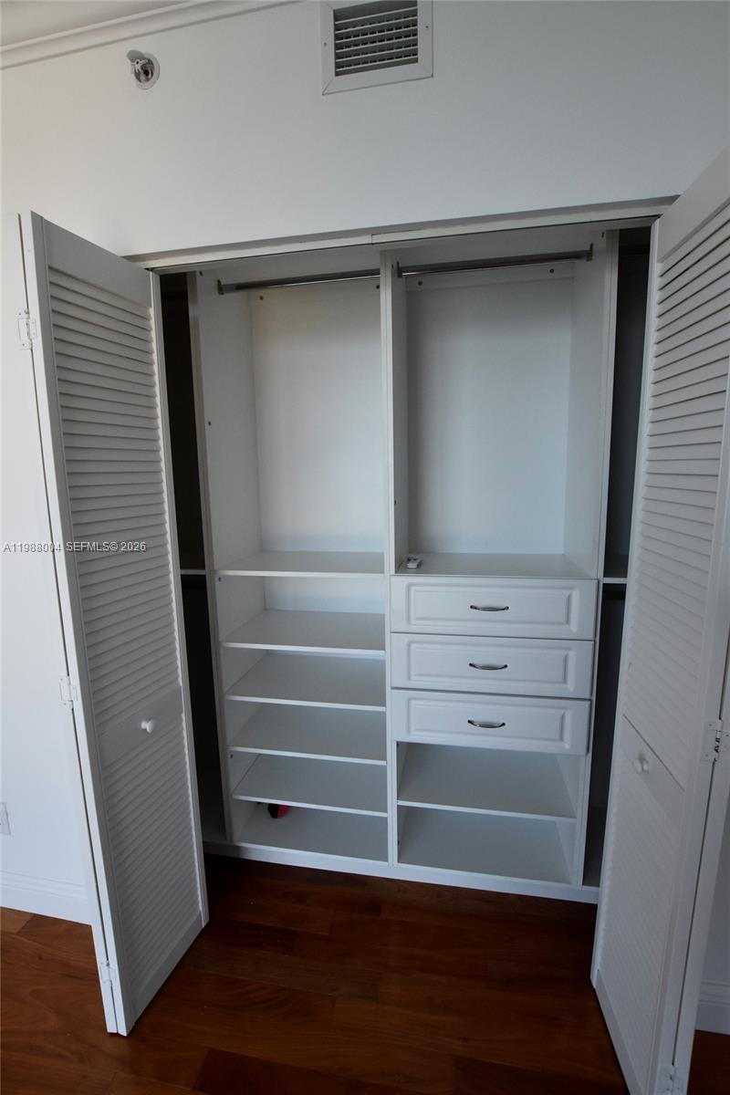 335 S Biscayne Blvd #4112 Miami, FL 33131