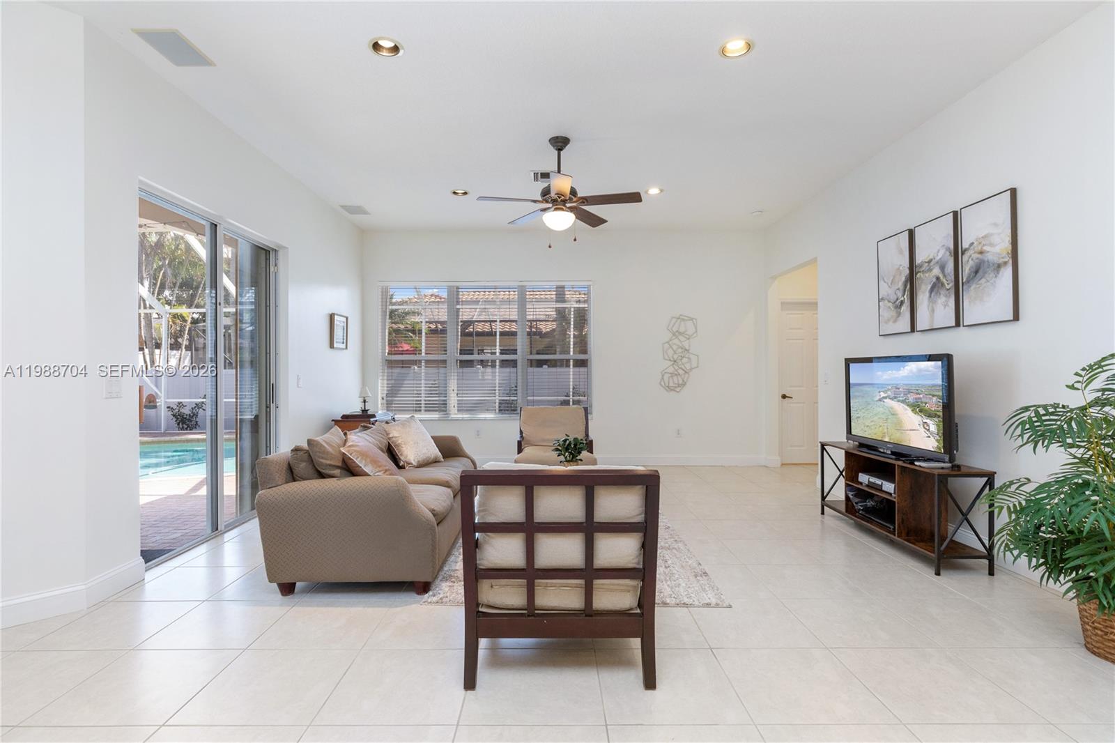 15966 SW 3rd St Pembroke Pines, FL 33027