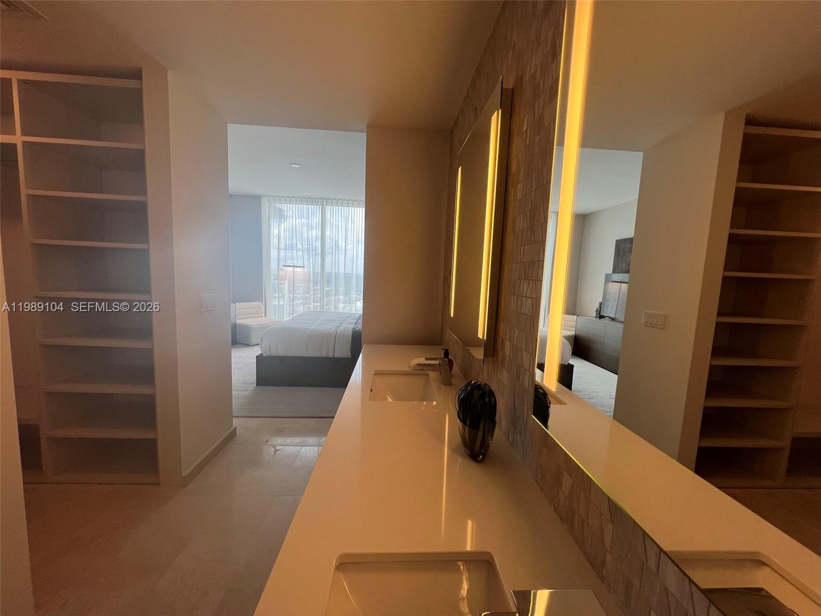 88 SW 7th St #2404 Miami, FL 33131