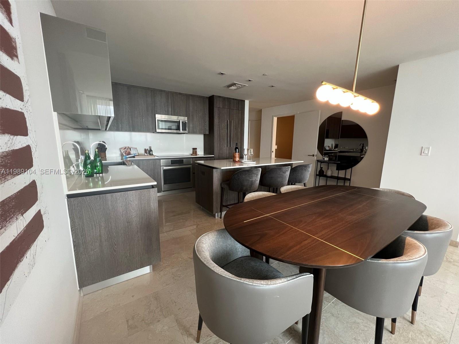 88 SW 7th St #2404 Miami, FL 33131