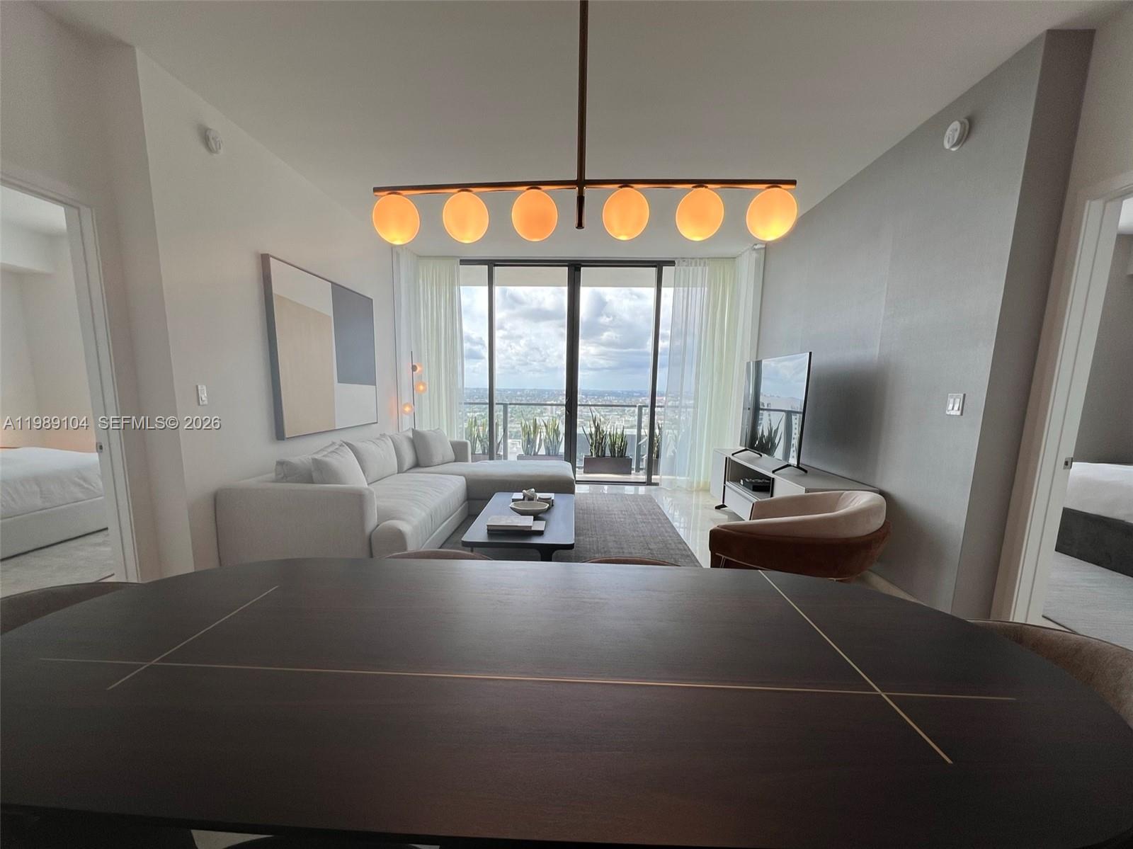 88 SW 7th St #2404 Miami, FL 33131