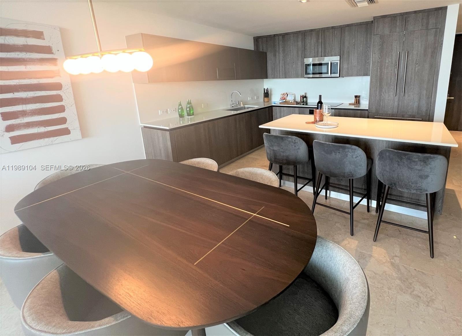 88 SW 7th St #2404 Miami, FL 33131