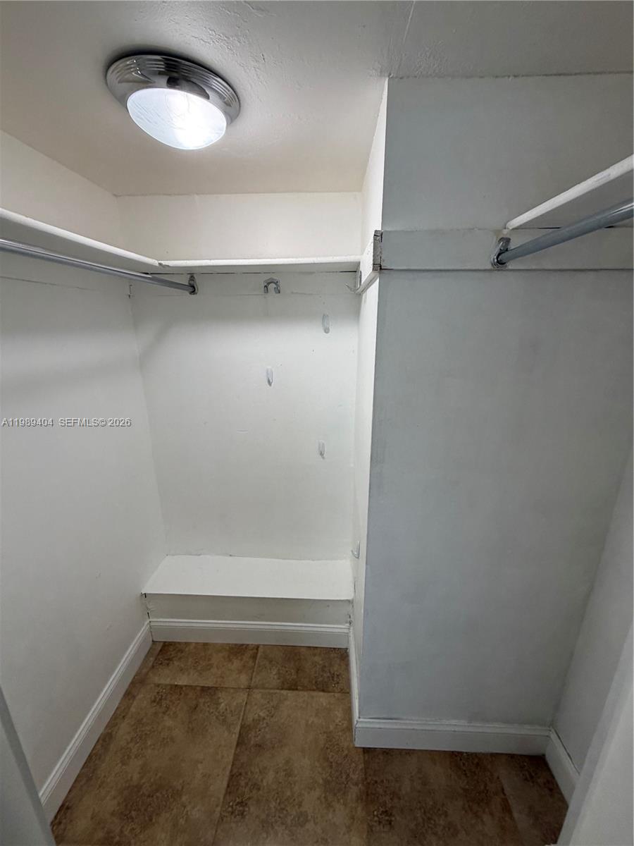 5199 NW 7th St #111 Miami, FL 33126