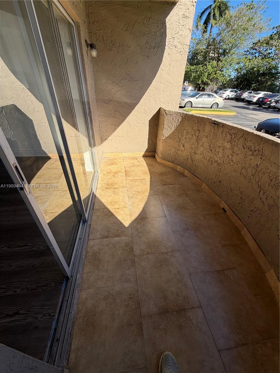 5199 NW 7th St #111 Miami, FL 33126