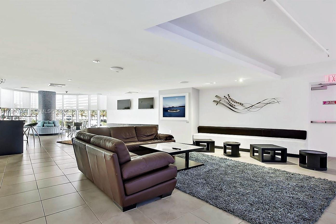 image Beach Club 110