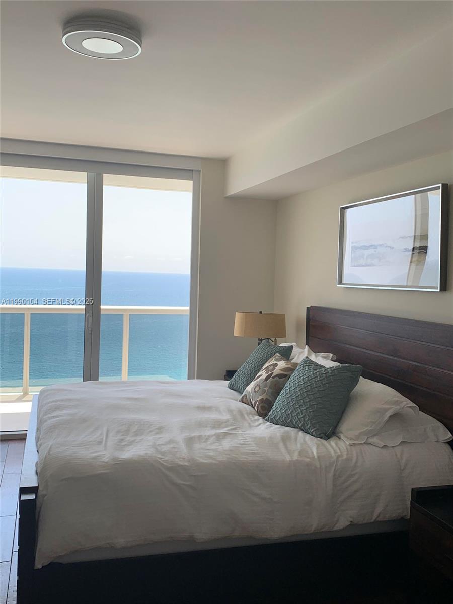 image Beach Club 112