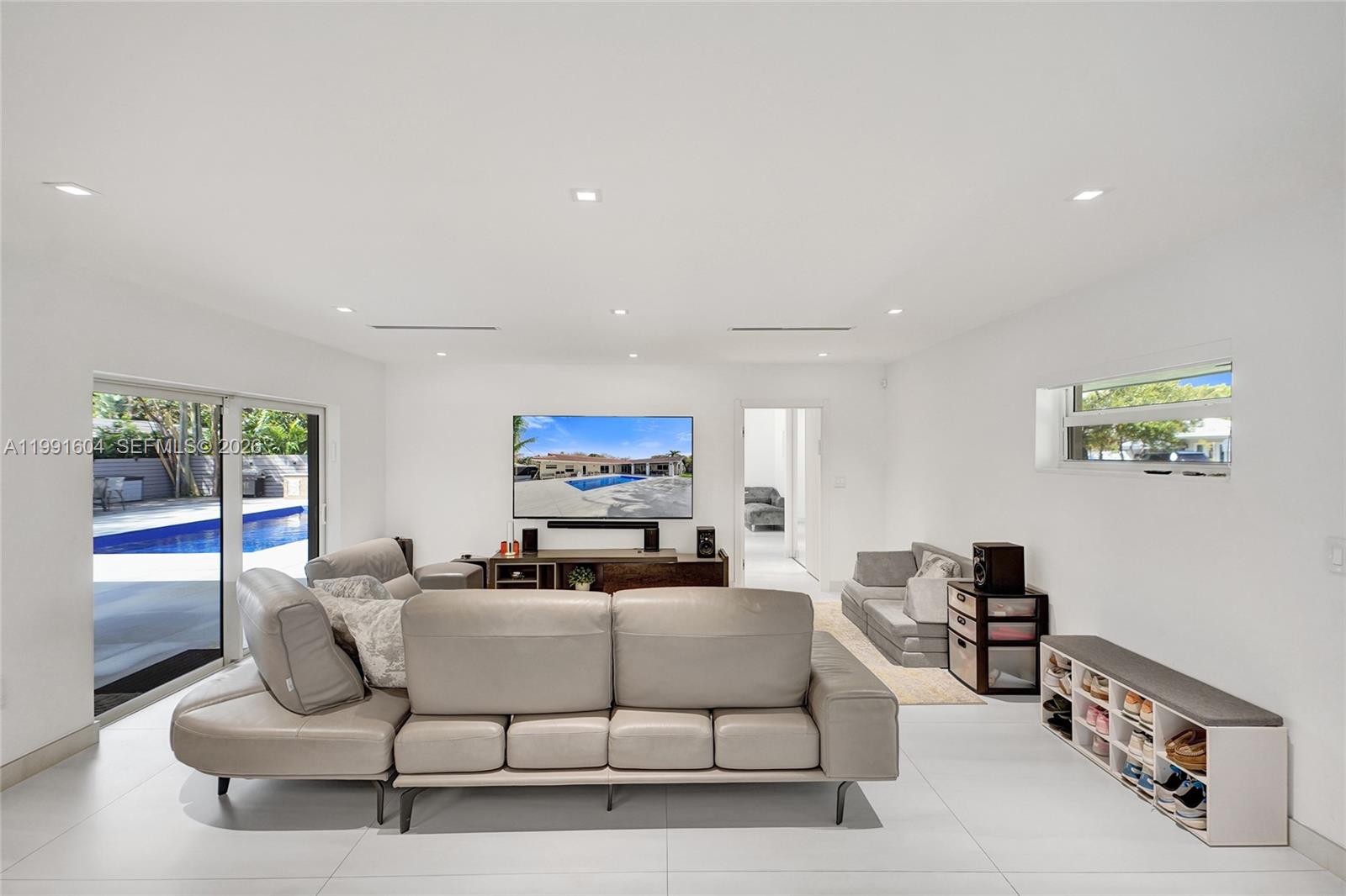 2126 NE 187th St North Miami Beach, FL 33179