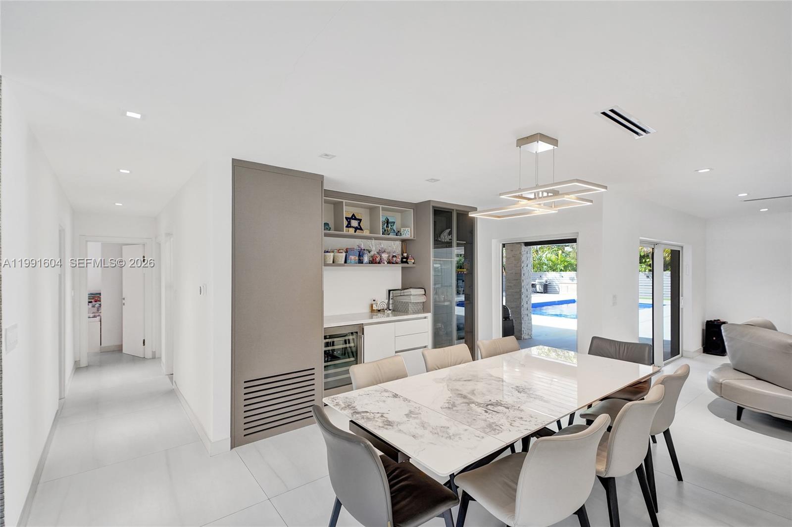 2126 NE 187th St North Miami Beach, FL 33179
