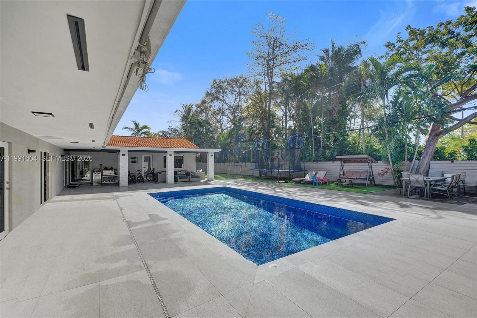 2126 NE 187th St North Miami Beach, FL 33179