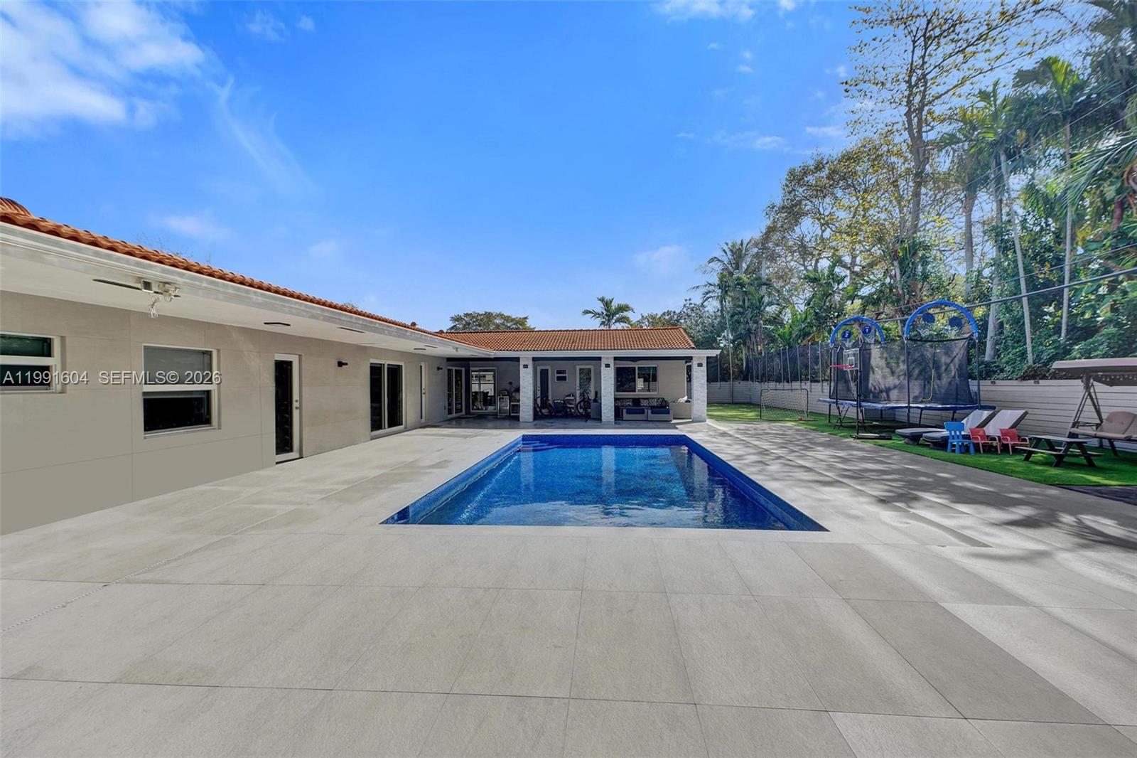 2126 NE 187th St North Miami Beach, FL 33179