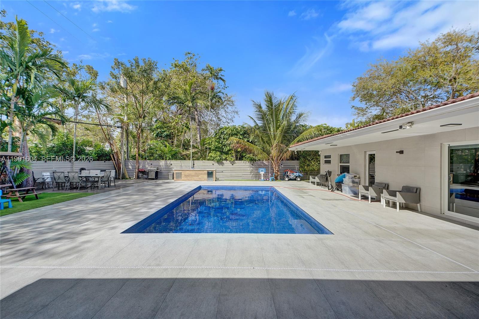 2126 NE 187th St North Miami Beach, FL 33179