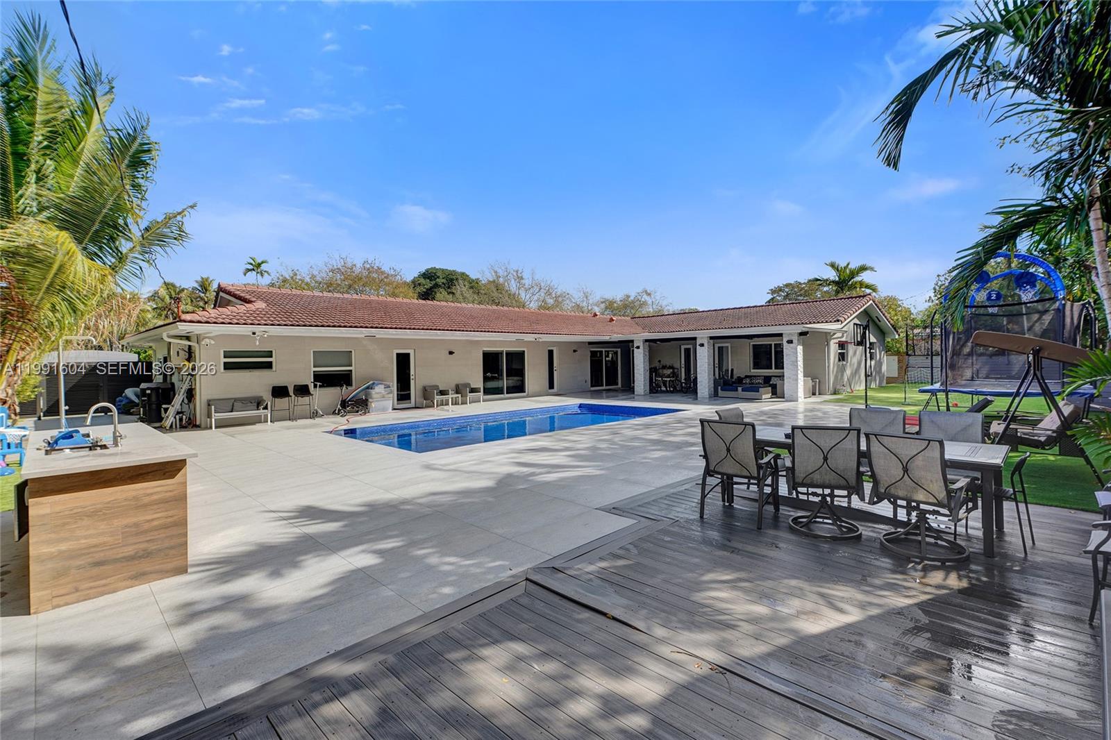 2126 NE 187th St North Miami Beach, FL 33179